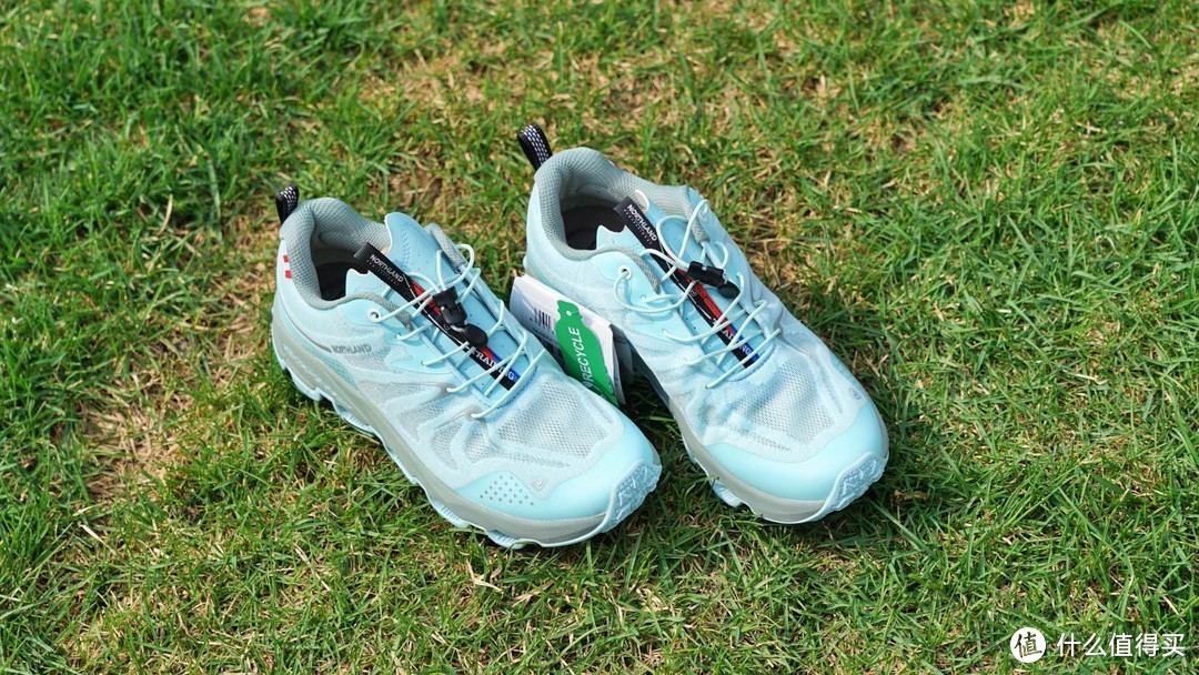 脚下生风轻盈高弹，夏天跑步可选诺诗兰SKY 1.0 ECO轻量运动跑鞋