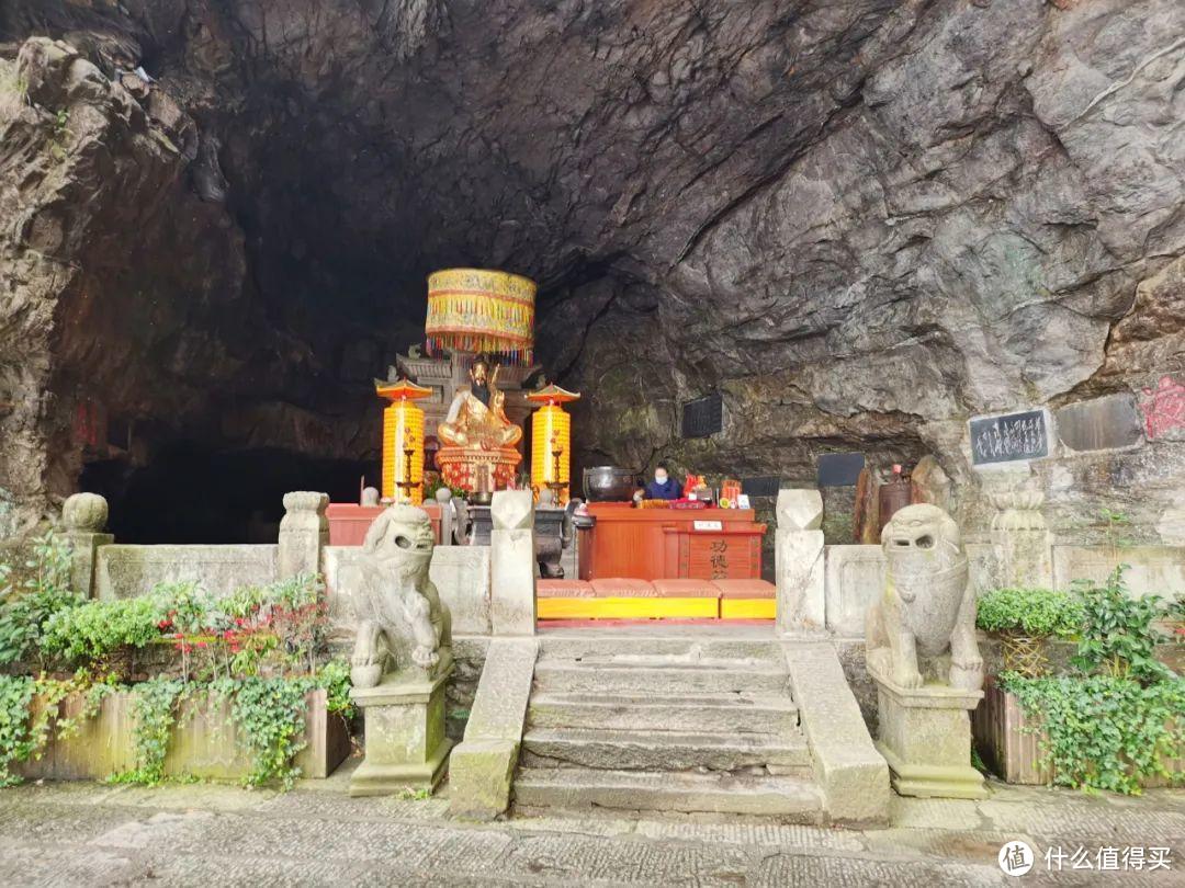 不识庐山真面目，只缘身在雾海中，庐山两日游