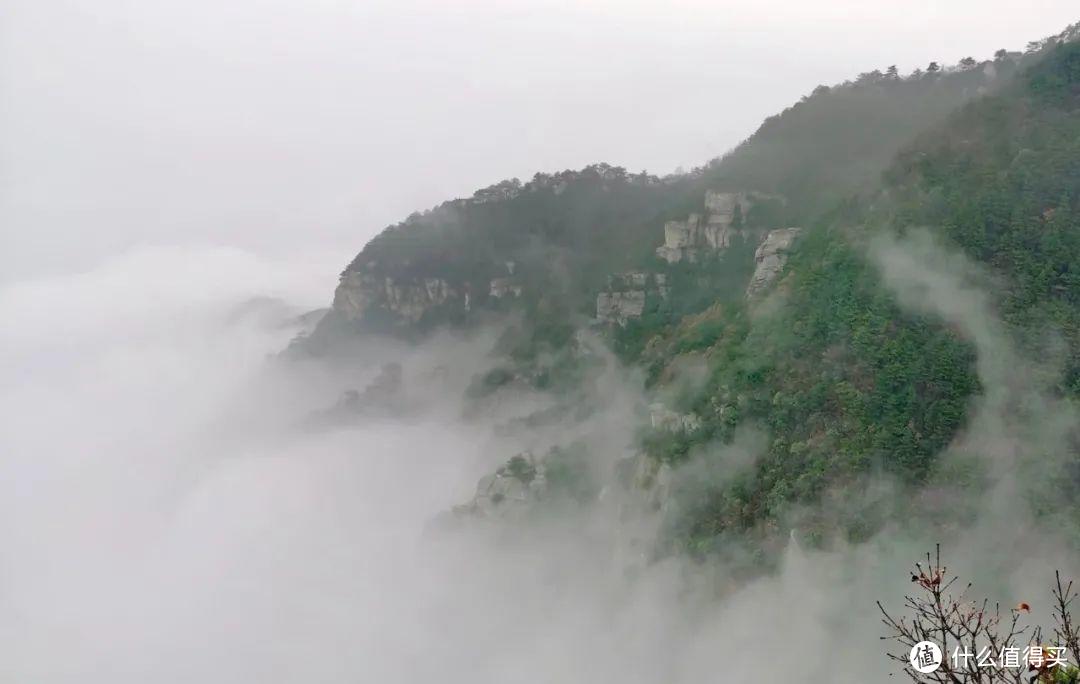 不识庐山真面目，只缘身在雾海中，庐山两日游