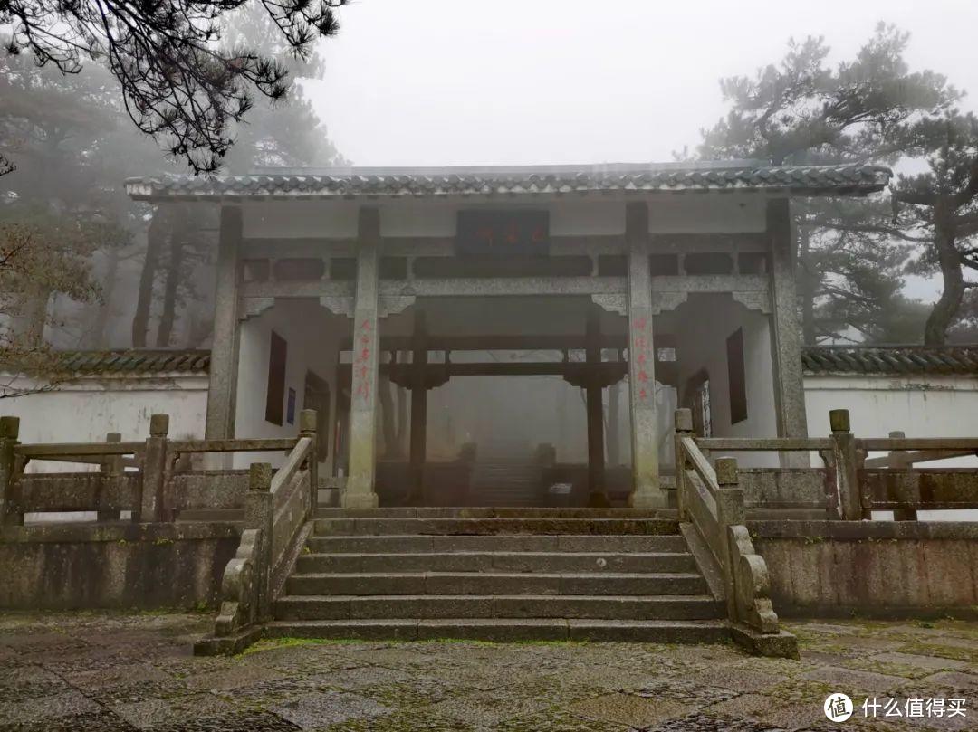 不识庐山真面目，只缘身在雾海中，庐山两日游