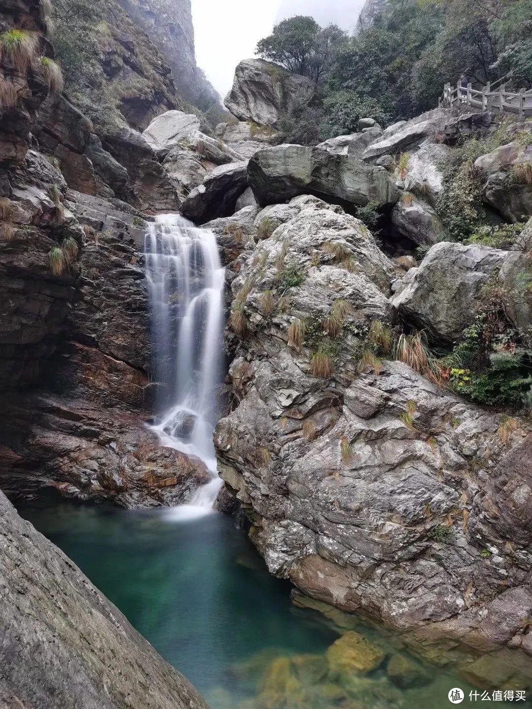 不识庐山真面目，只缘身在雾海中，庐山两日游