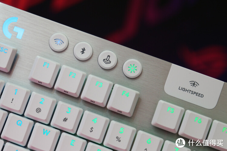 【梦想无线桌面】外设教皇：罗技PRO X superlight鼠标 G913tkl白色机械键盘
