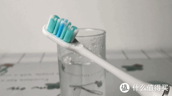 电动牙刷怎么选？试试扉乐新品，洁齿护龈一只搞定！
