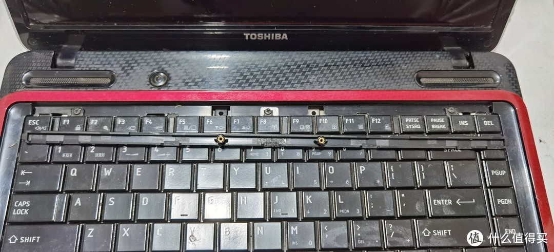 拆除C面键盘卡槽
