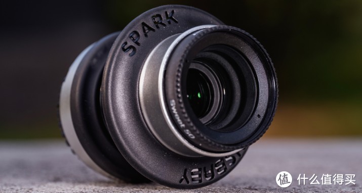 外出取景利器-索尼α 7R加Spark 2.0 镜头