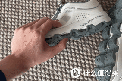 兼顾时尚与功能：诺诗兰SKY1.0多路面跑鞋