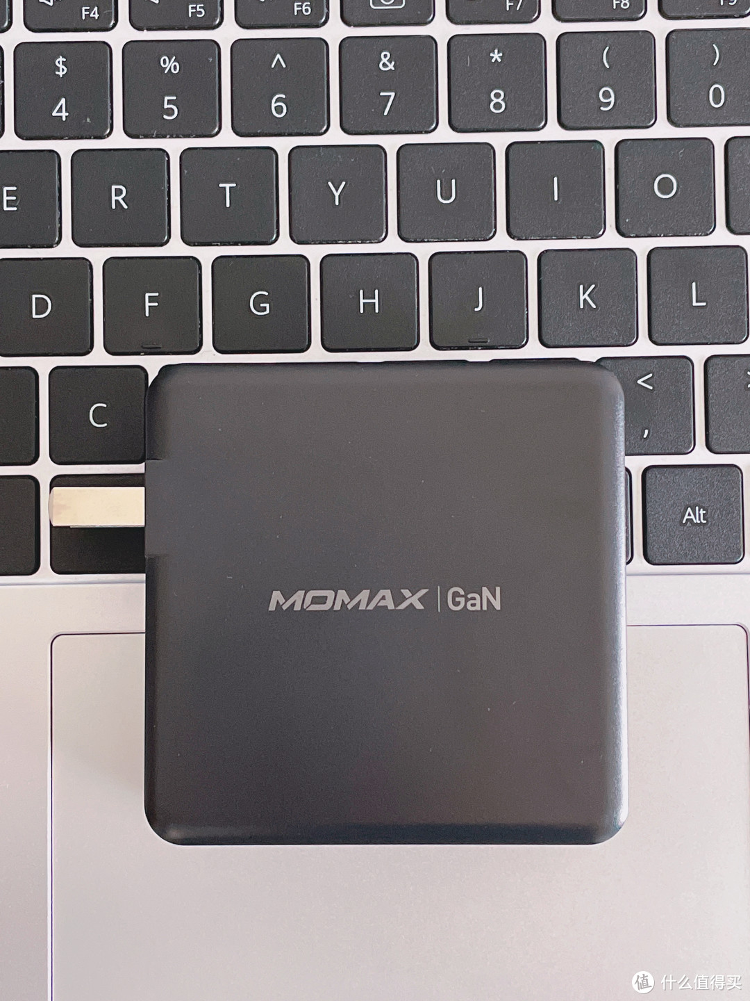 以1当4，数码设备全覆盖—MOMAX摩米士100W氮化镓超快充电器
