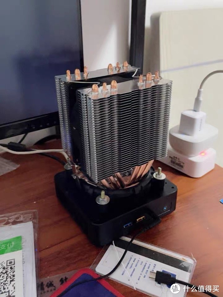 NUC8双烤50W不爆炸？DIY PC版机箱焦作人 小伙直呼：魔鬼吧！