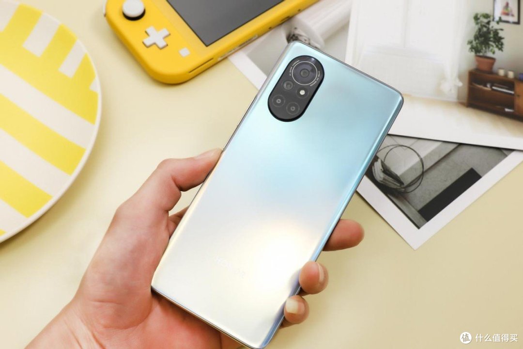 荣耀v40轻奢版简评华为基因轻薄时尚不以配置论英雄