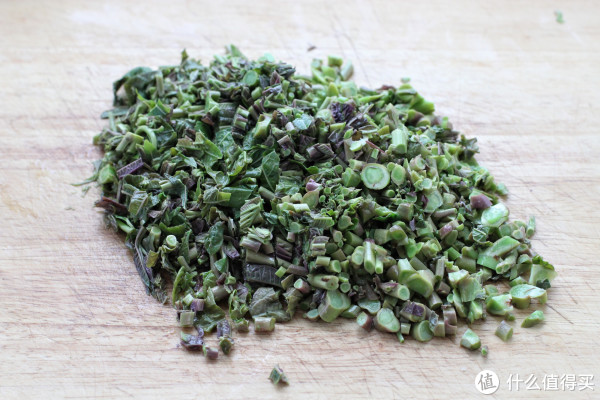 香椿炒鸡蛋的家常做法，春天吃这道菜最鲜嫩？