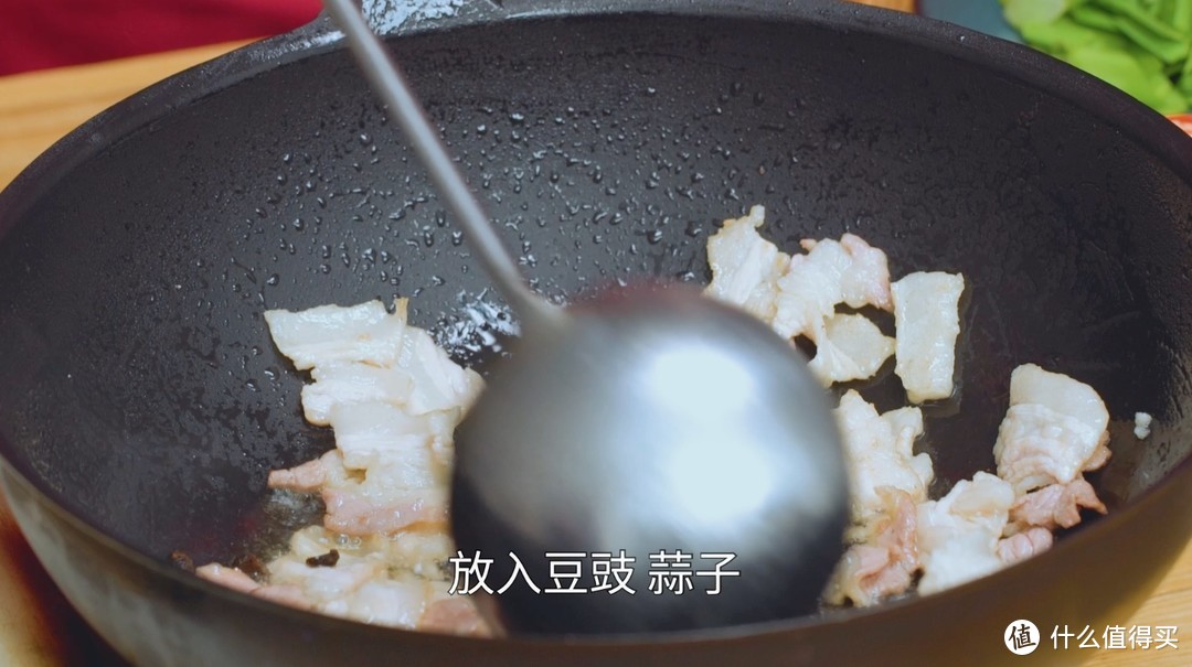 辣椒炒肉有多香，一碗饭绝对不够