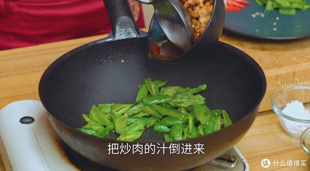 辣椒炒肉有多香，一碗饭绝对不够