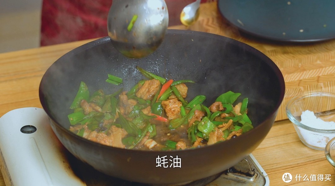 辣椒炒肉有多香，一碗饭绝对不够