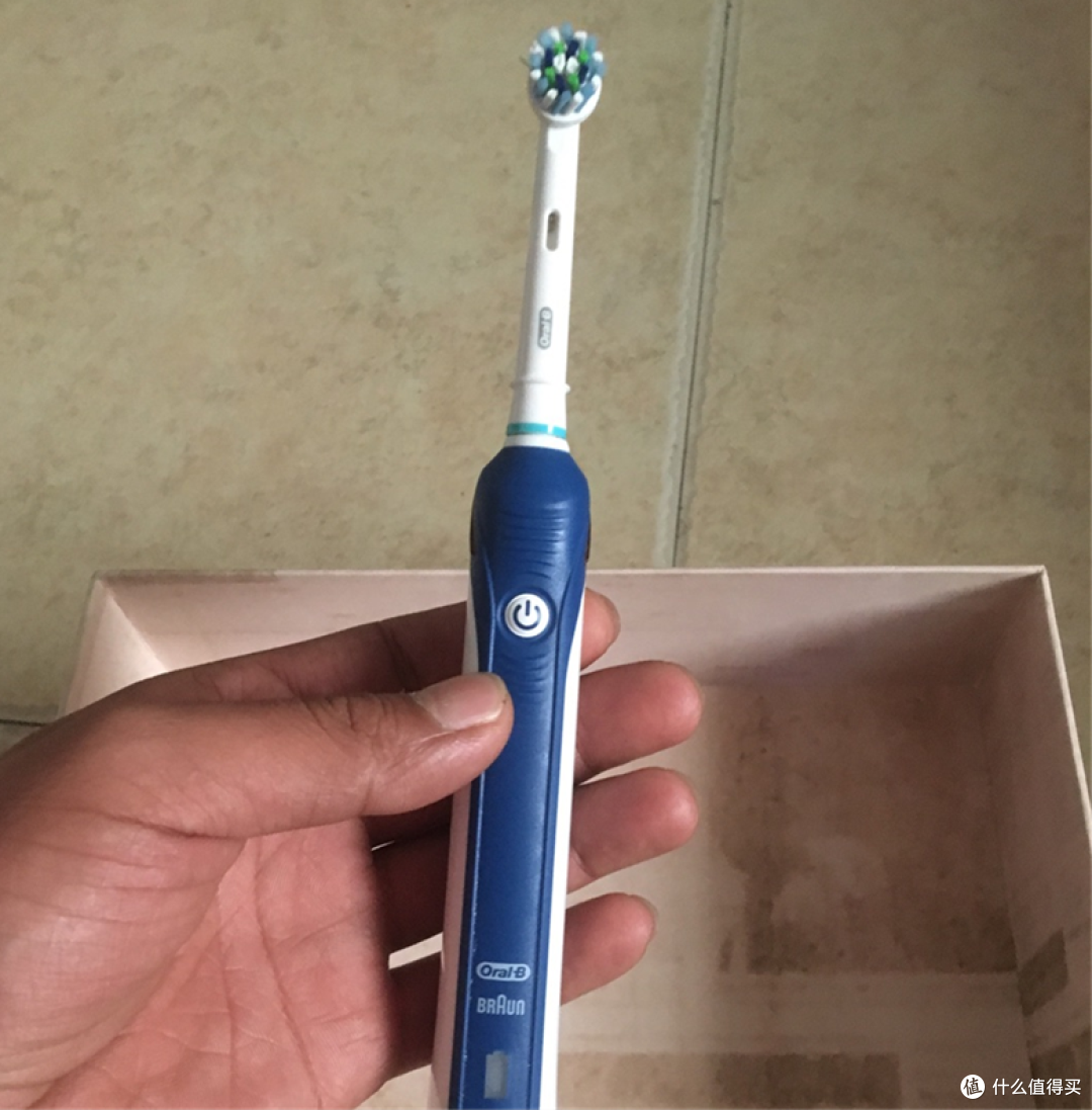 口腔清洁小能手欧乐bp4000电动牙刷评测