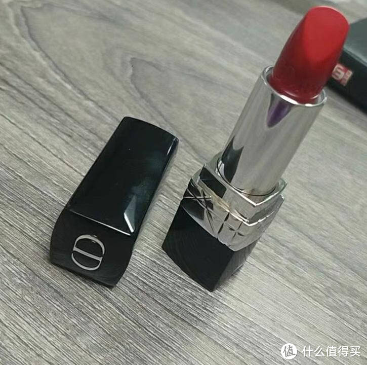 迪奥口红“发彩色”，上嘴白到你发光的颜色