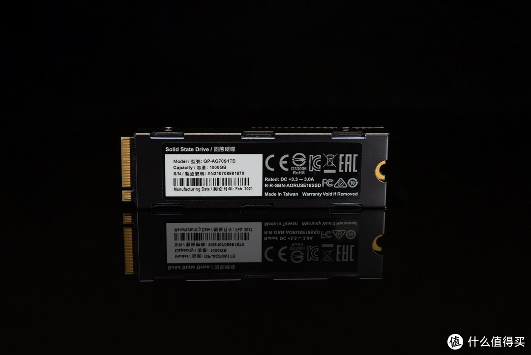 技嘉AORUS Gen4 7000s SSD评测