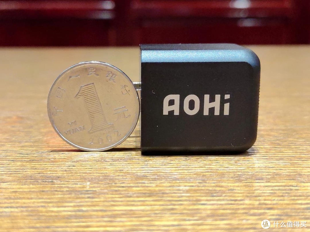 拇指般大小体积，AOHI Magcube 30W充电器上手体验