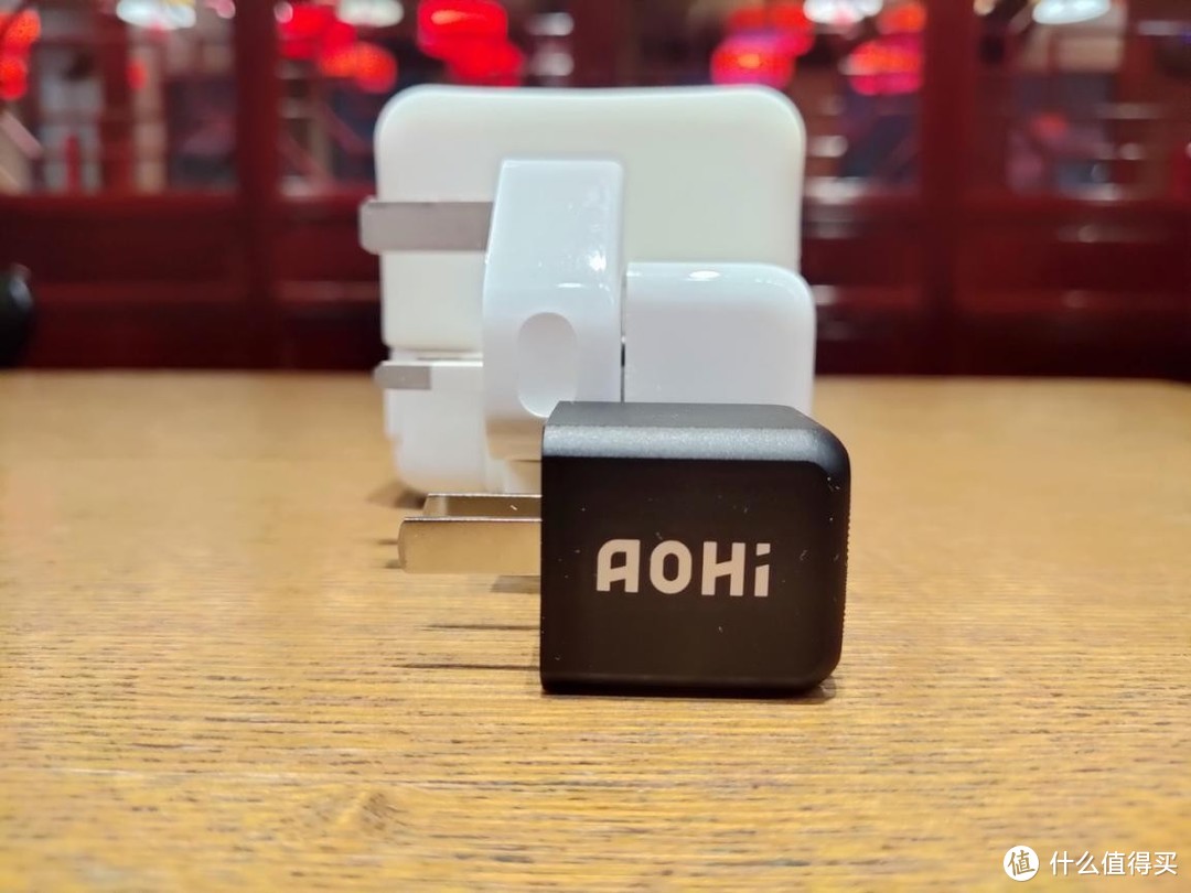 拇指般大小体积，AOHI Magcube 30W充电器上手体验