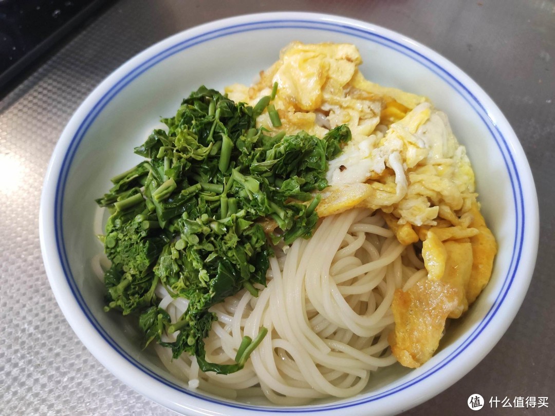 每年春季都要吃这野菜，尽管比肉贵也要吃，自带香味还能健脾开胃