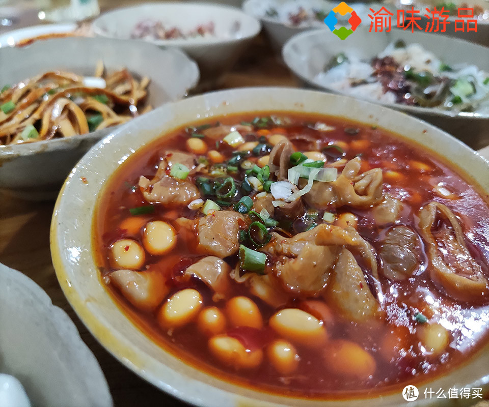 重庆九九豆花馆，老字号店铺，除了豆花还有“溜”耙的肥肠