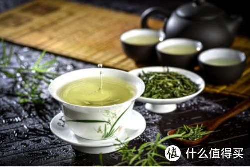 竹叶青茶征服一切挑剔味蕾，用品质与香醇为生活增添静雅意韵