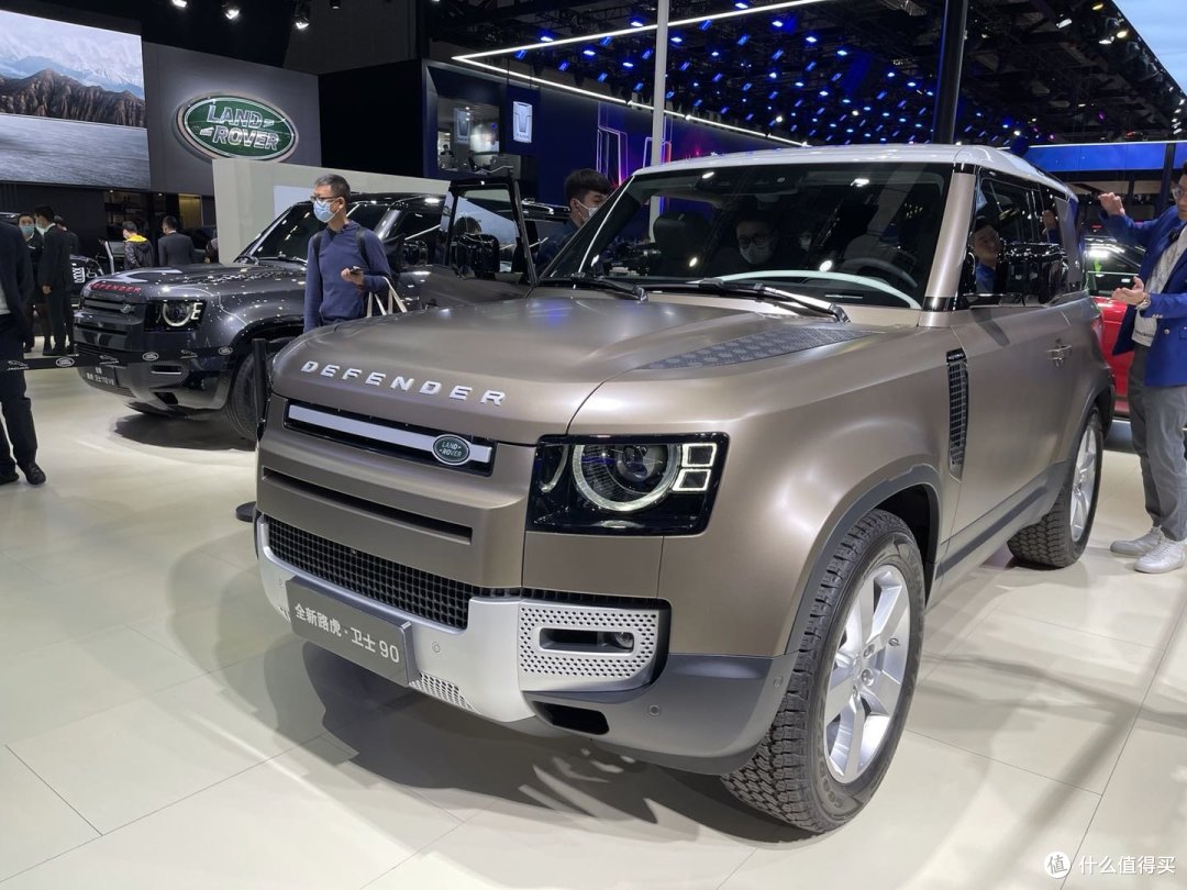 21上海车展 三门五座72 8万元起全新路虎卫士90正式上市 Suv 什么值得买