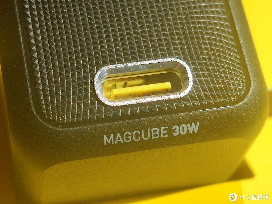 微型大功率——体验Aohi Magcube 30W微型快充充电器