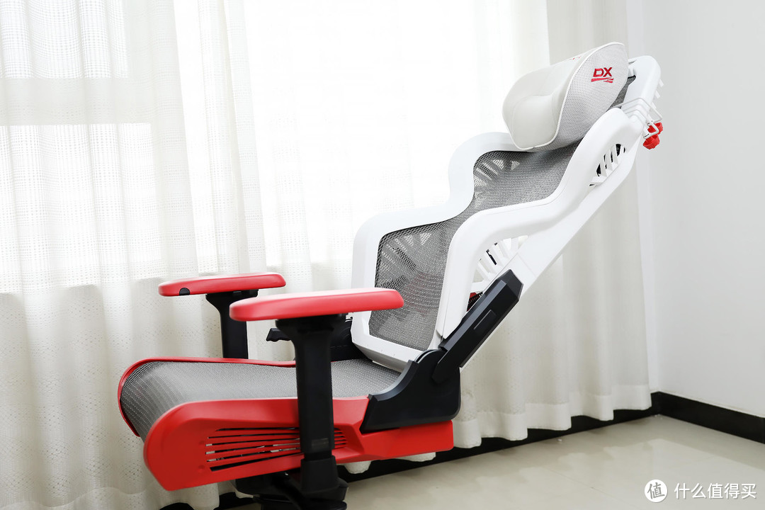 缓解久坐疲劳，从一把迪锐克斯 AIR 人体工学电竞网椅开始