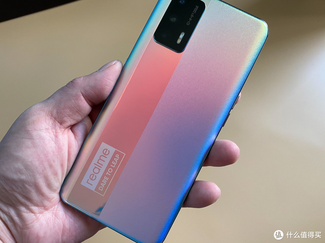 价格中端、性能旗舰，realme 真我GT Neo真的那么强吗？