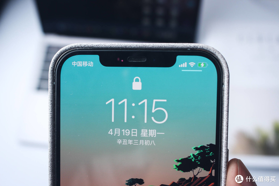 完美解决你的iPhone 12续航问题—摩米士磁吸充电宝