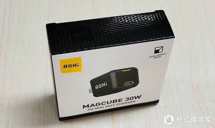 体积虽小，内在蕴藏着30W快充潜力：AOHi MagCube氮化镓PD充电头使用体验