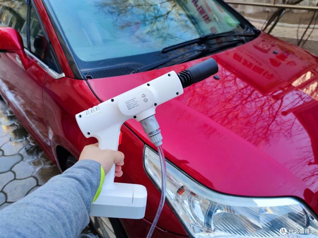 不用接水管就能刷车 上手小米有品乐空洗车机 家住高层也不怕 电动洗车器 什么值得买