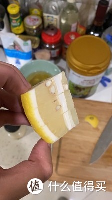 切柠檬很流畅，也没有任何阻力。