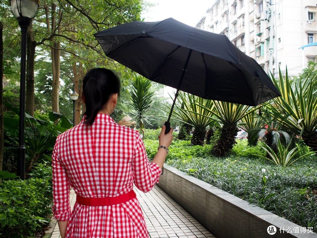 小米有品众筹上新悠启智能电动睛雨伞，网友：以前用的都是假自动伞