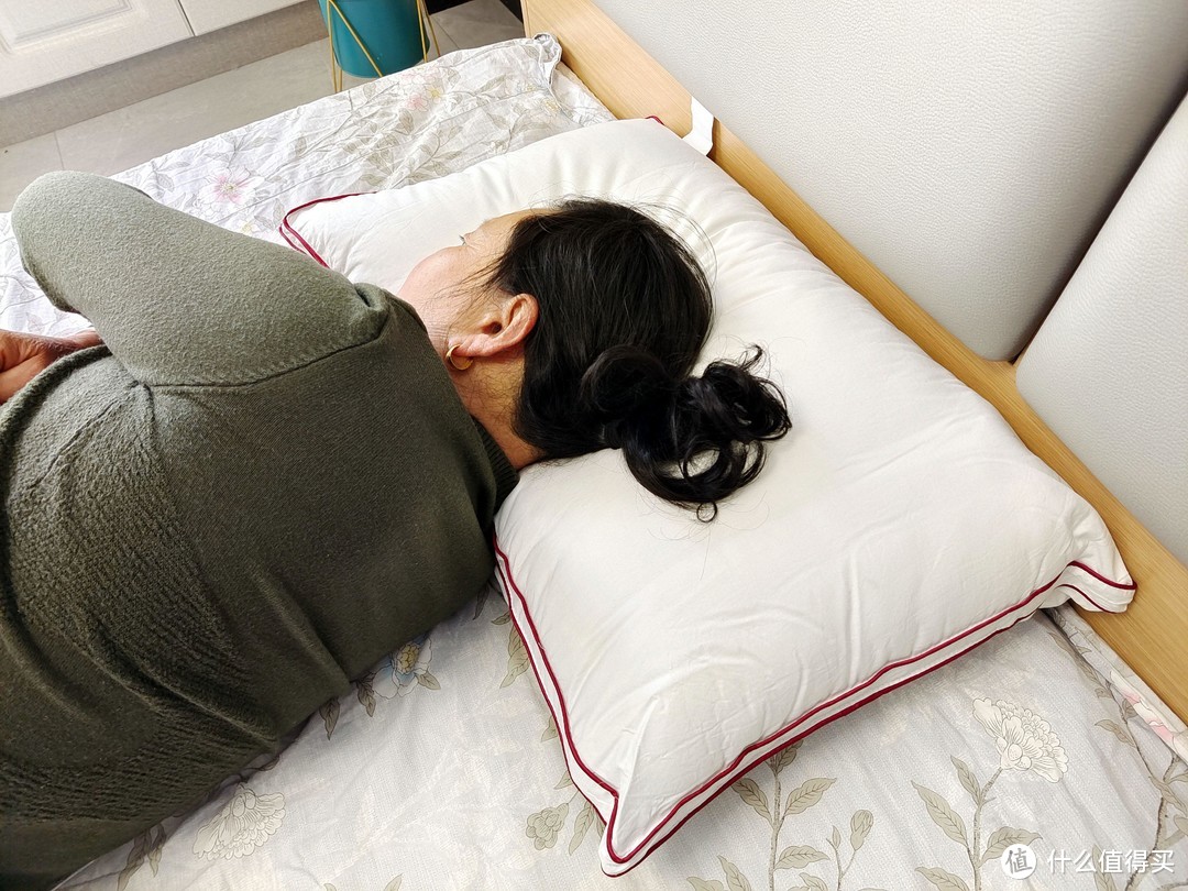 关爱睡眠质量，就这款愉悦之家弹簧释压颈椎枕开始