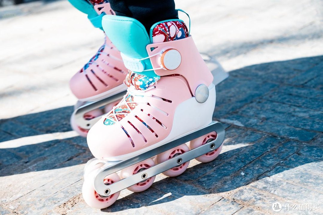 给小朋友的轮滑启蒙工具，安全又耐用，酷骑轮滑鞋体验