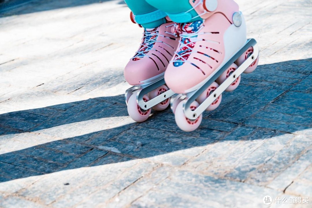 给小朋友的轮滑启蒙工具，安全又耐用，酷骑轮滑鞋体验