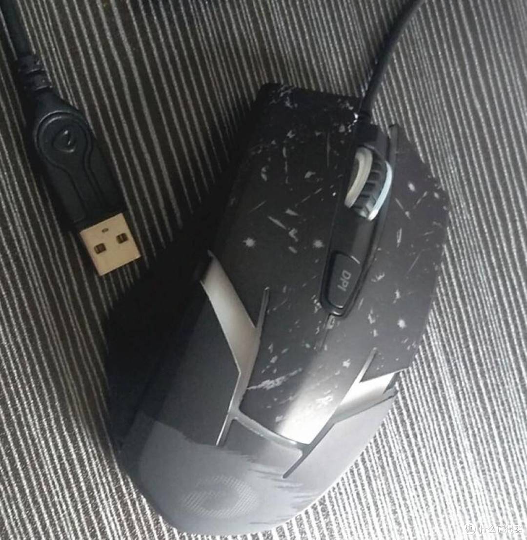 在游戏世界中自由驰骋达尔优em902游戏鼠标评测