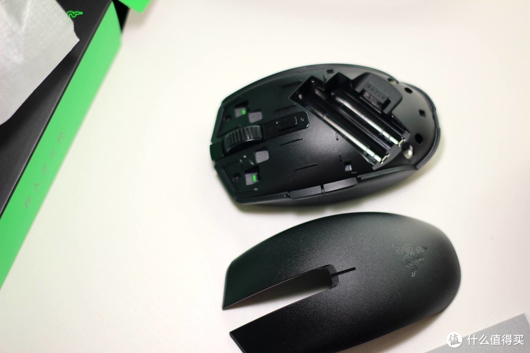 超轻巧的高性能无线游戏鼠标 - 雷蛇Razer Orochi 八岐大蛇 V2