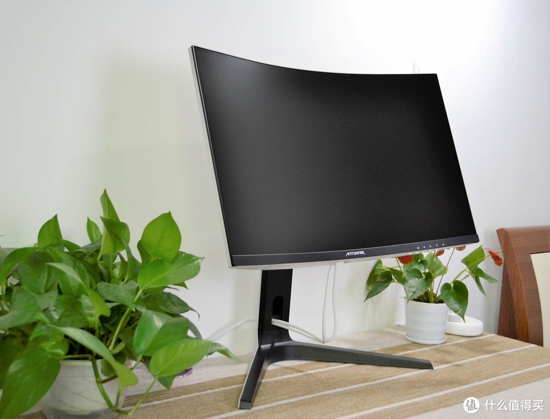 蚁电竞ANT27TQC电竞显示器简评:144Hz+G-sync&Freesync，游戏体验爽到飞