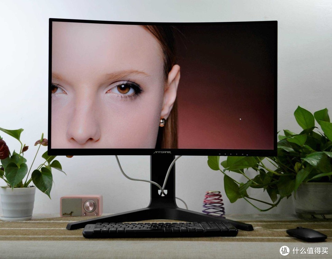 蚁电竞ANT27TQC电竞显示器简评:144Hz+G-sync&Freesync，游戏体验爽到飞