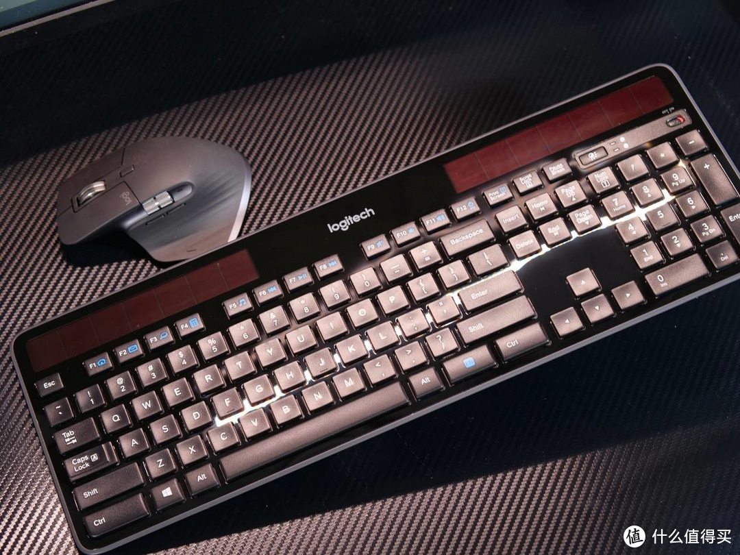 无需充电的无线键盘？罗技K750黑科技，有光就能无限续航