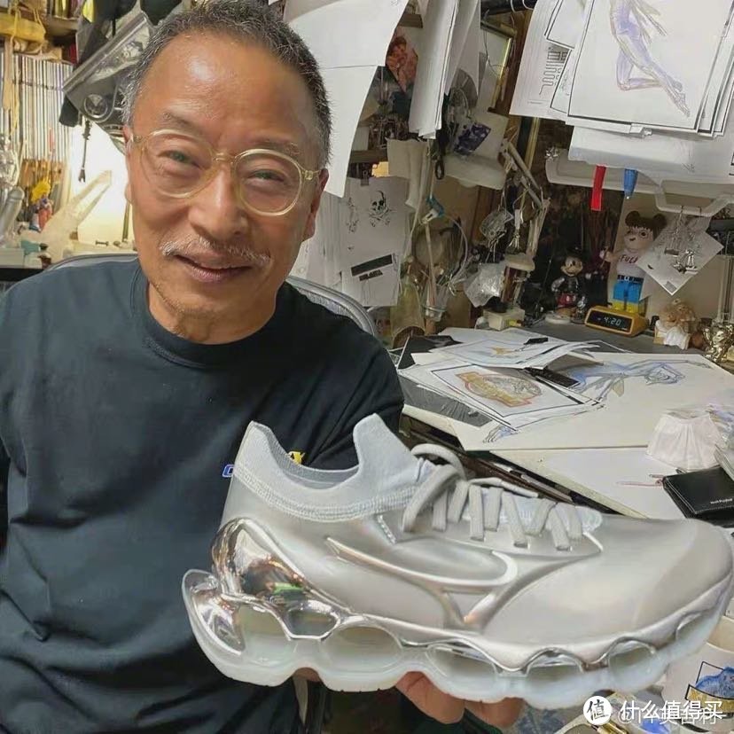 Mizuno x Sorayama Wave Prophecy