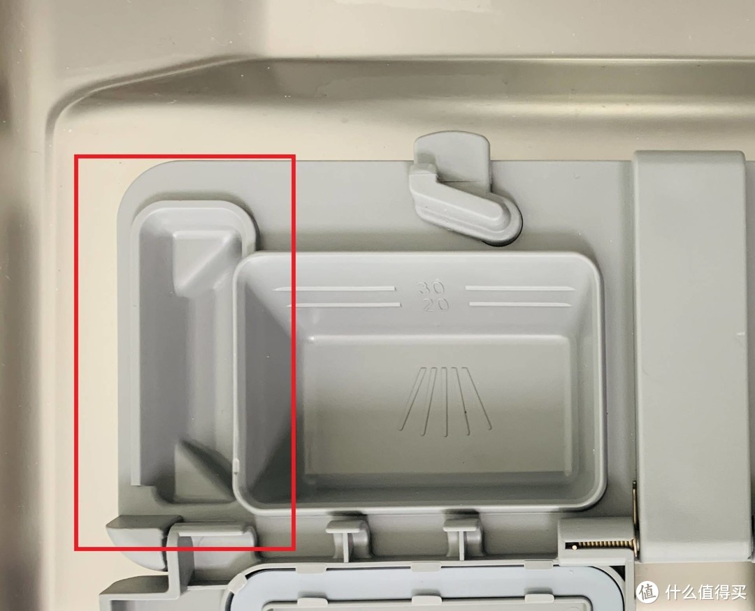 支持“自动开门速干”+“80度蒸汽消毒”的海尔13套洗碗机与西门子中端8套洗碗机深度对比
