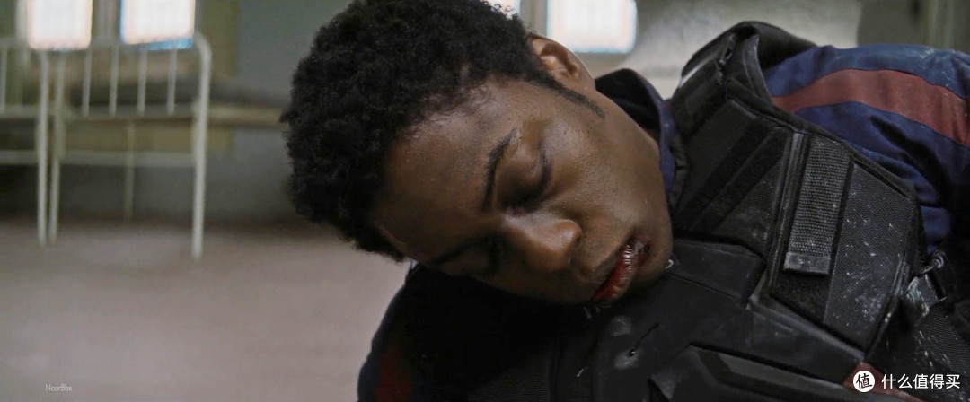 在漫画里他也是一名超级战士,能力来自于"能力掮客",配有一块艾德曼