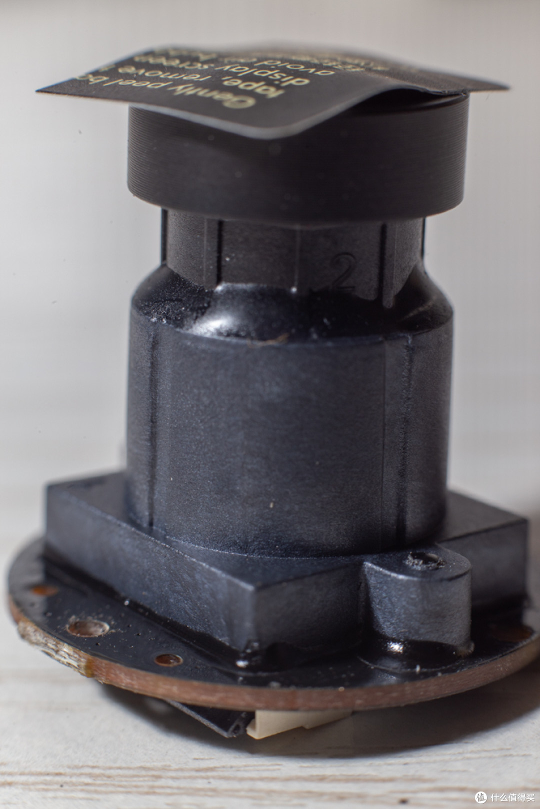 拆下来的摄像头模组,有打胶固定,就不往下拆了