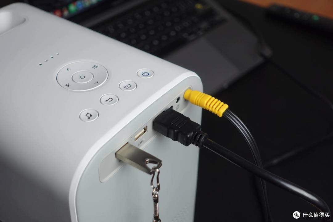 千元内的1080P投影仪体验，5000流明亮度，可播放4K画质