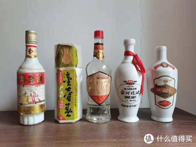 品鉴白酒需要醒酒吗？到底怎么醒？今天来讨论这个话题