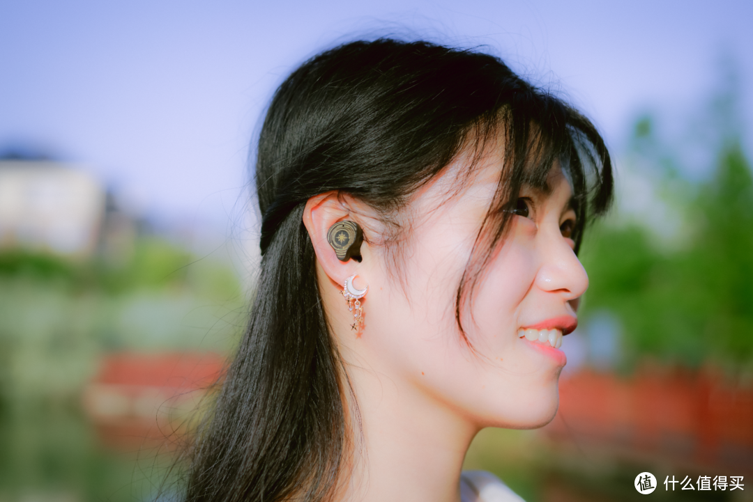 水月雨Sparks国际版蓝牙耳机体验：二次元是否能增加颜值和听感？