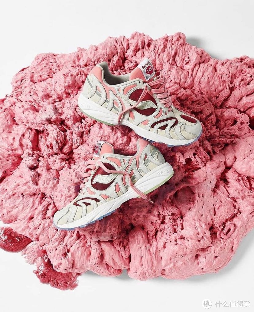 End X Saucony Azura 2000"The brain"